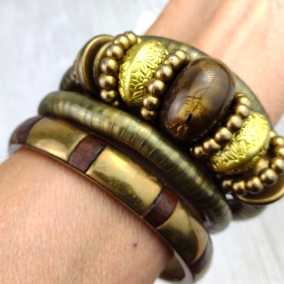 Brassy Boho Wood & Gold Tone-Bead Smooth Puka-Style Spiral Bangle Bracelet Combo - Picture 11 of 12